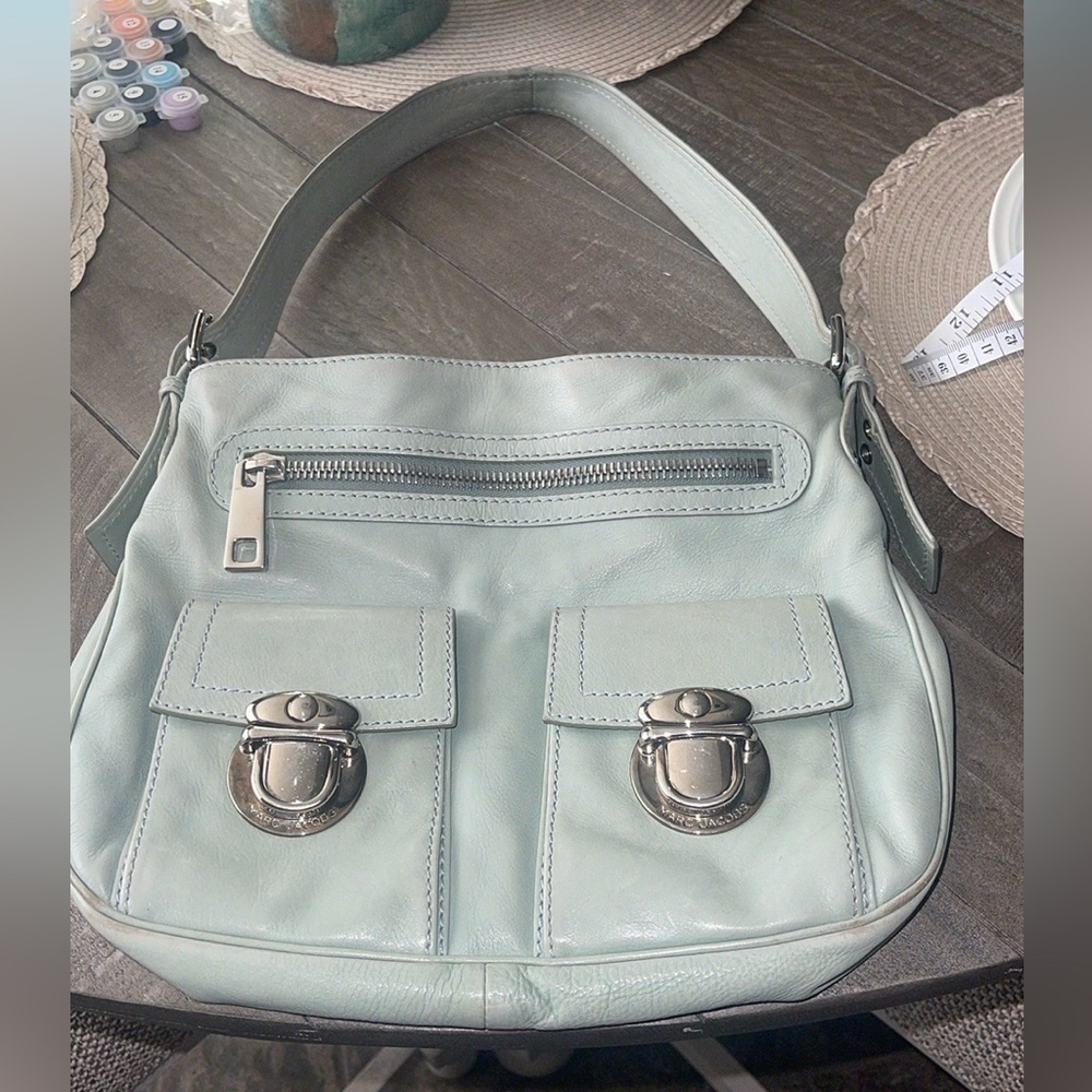 Marc Jacobs Mint Green Leather Shoulder Bag with Gold Hardware - Picture 2 of 10